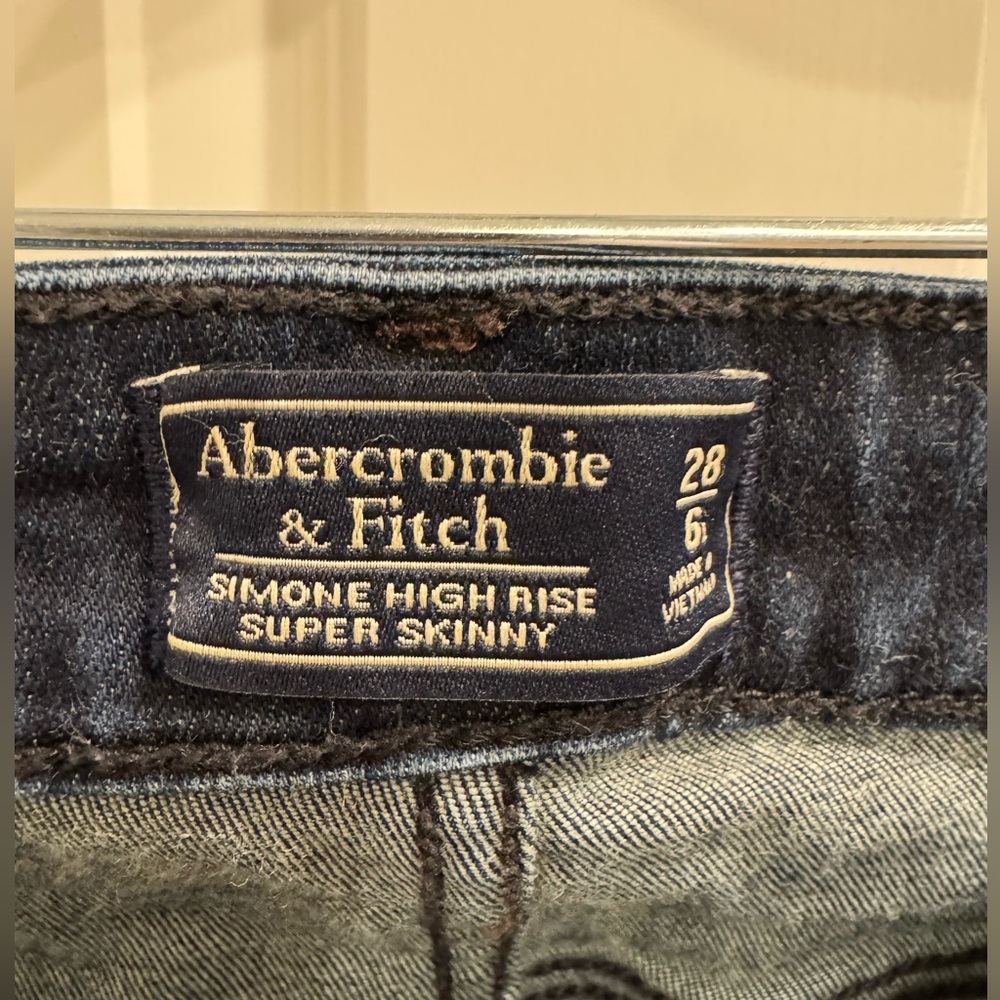 A&F Simone High Rise Jeans - Picture 3 of 4